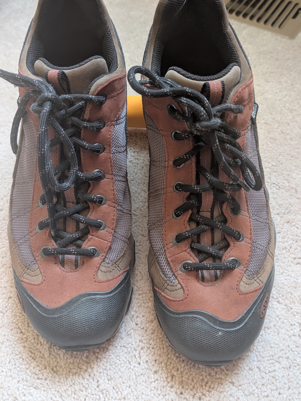 Men's Brown Hiking Shoes - Rugged Trail Performance